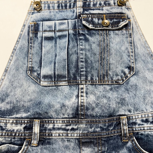 Billabong Womens Ovah n Ovah Acid Wash Distressed Cut Off Denim Overalls Size M - Picture 7 of 11